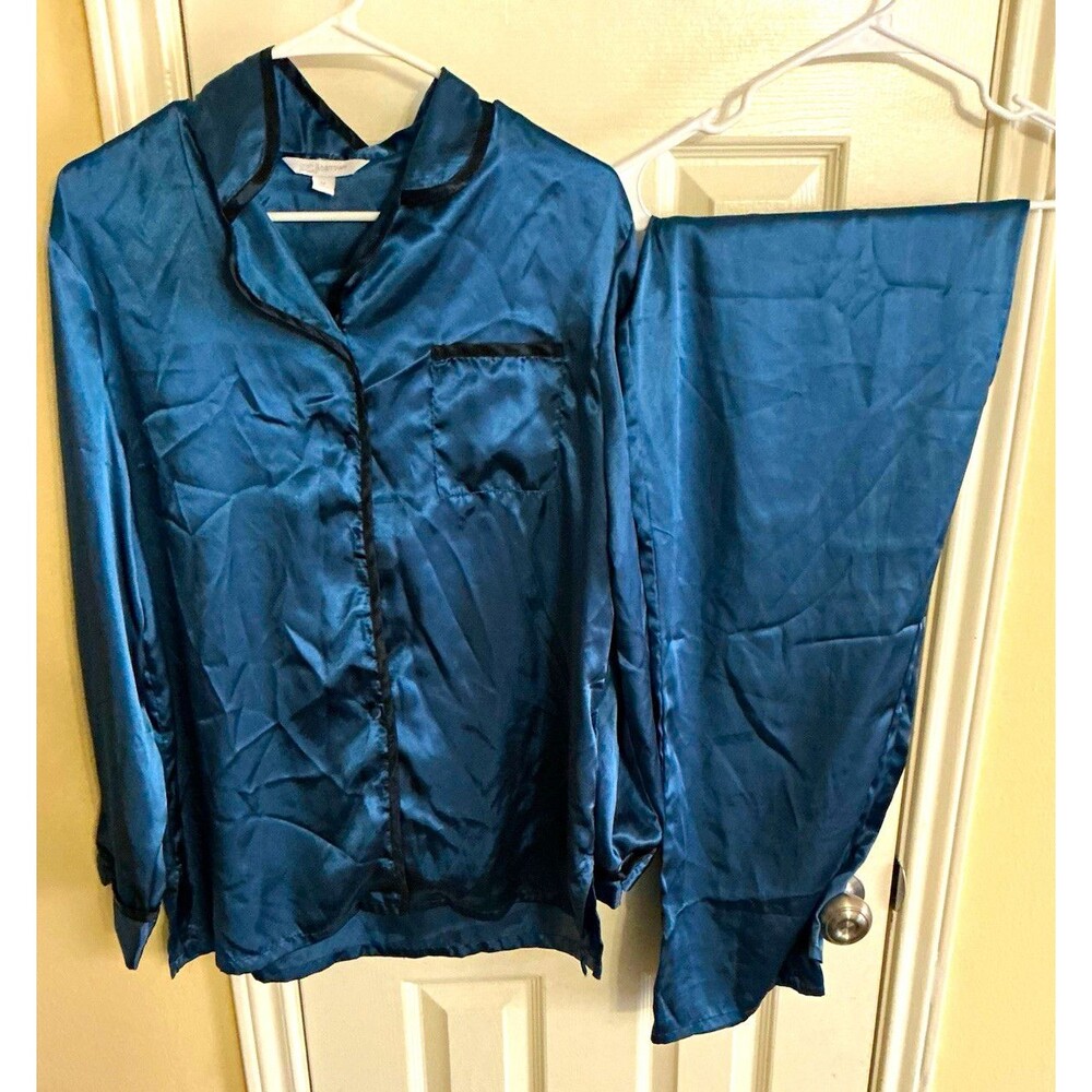 Croft & Barrow Women's Blue Solid Satin Pajama Set Contrast Trim Button M